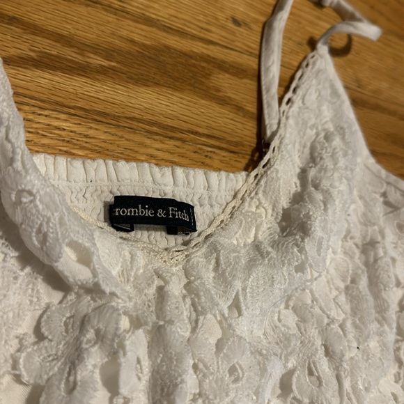 Cute White Abercrombie & Fitch Top - Picture 5 of 5